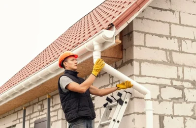 Pose et remplacement de gouttières à Semondans